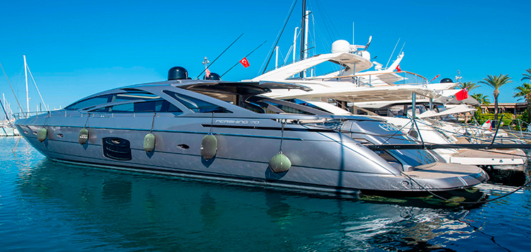 Pershing 70