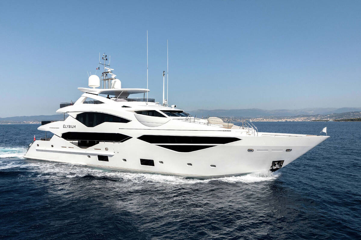 Exterior M/Y ELYSIUM