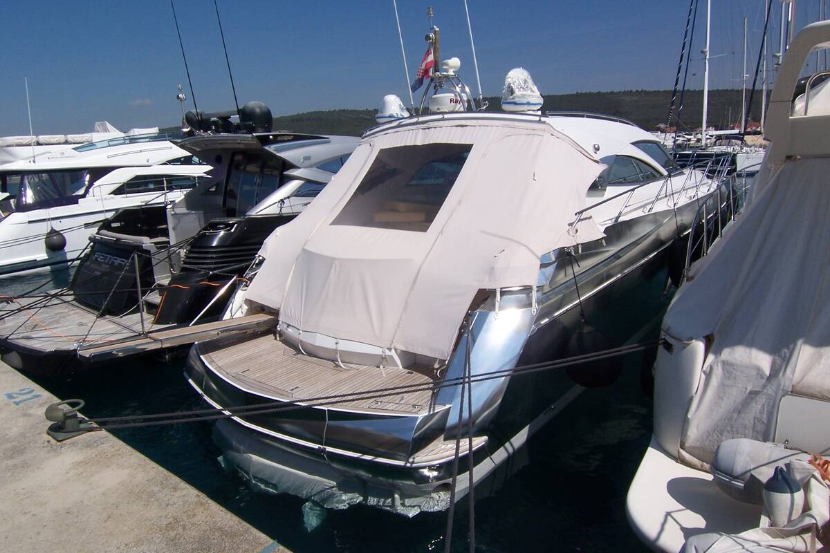 Exterior Sessa C52