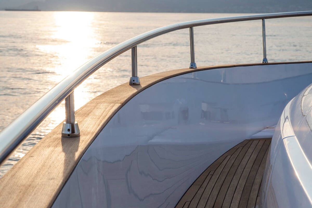 Side deck