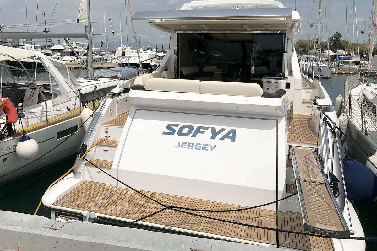 Exterior Azimut 55S-76 2016