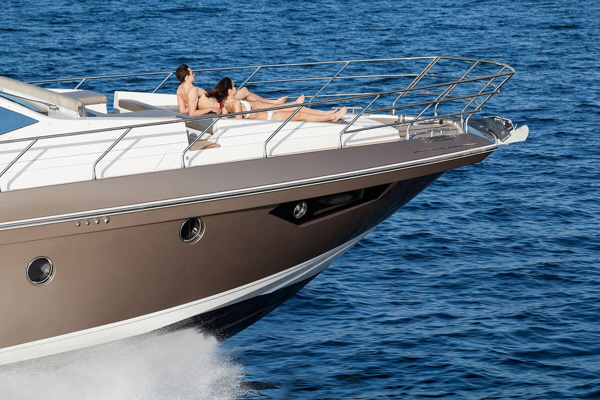 Exterior Azimut 66F