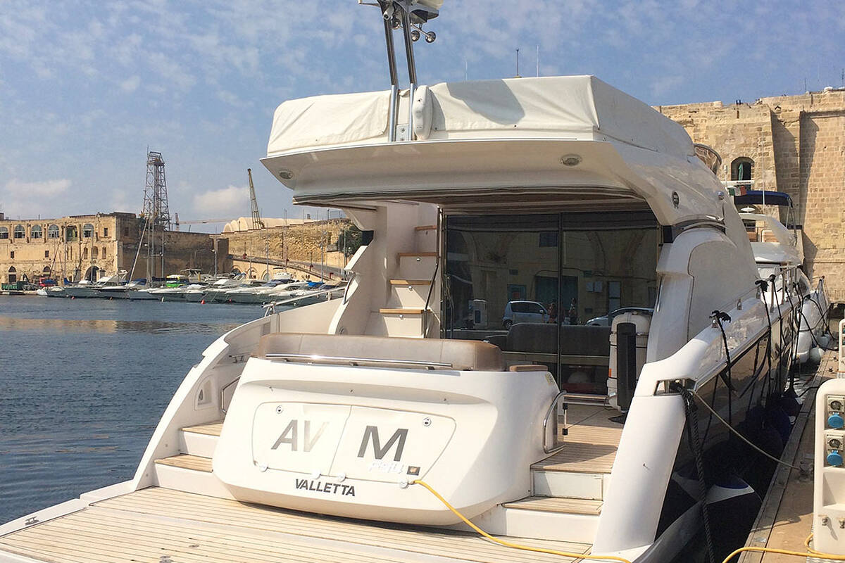 Exterior Sessa F54