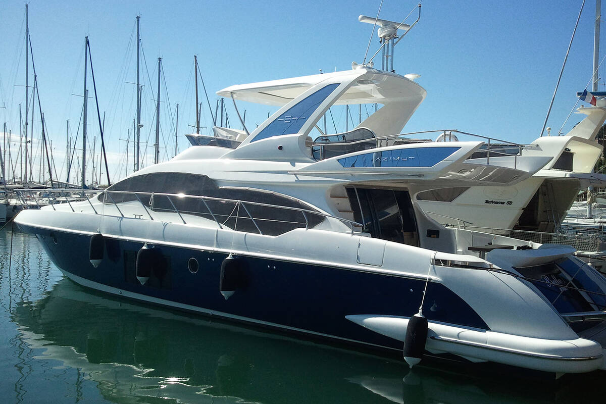 Exterior Azimut 64 2013