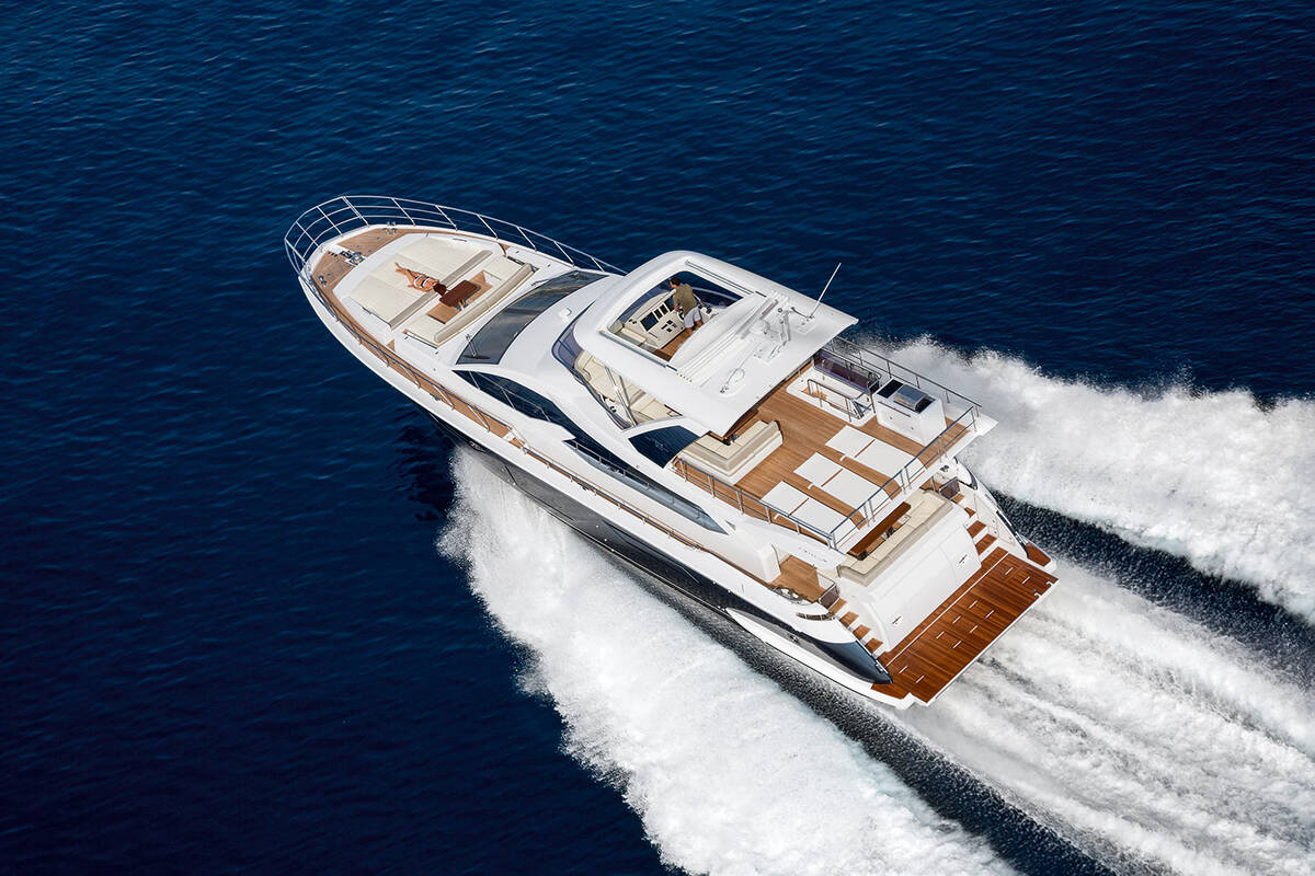 Exterior Azimut Fly 72