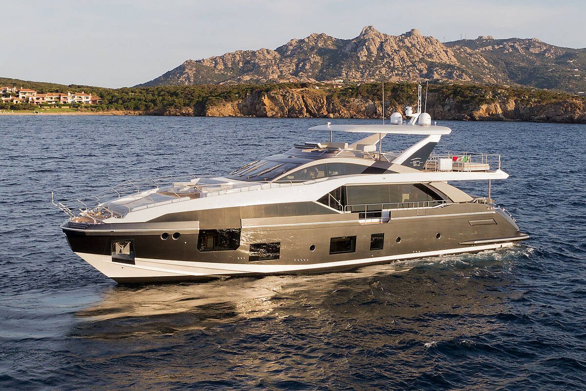 Exterior  Azimut Grande 27METRI