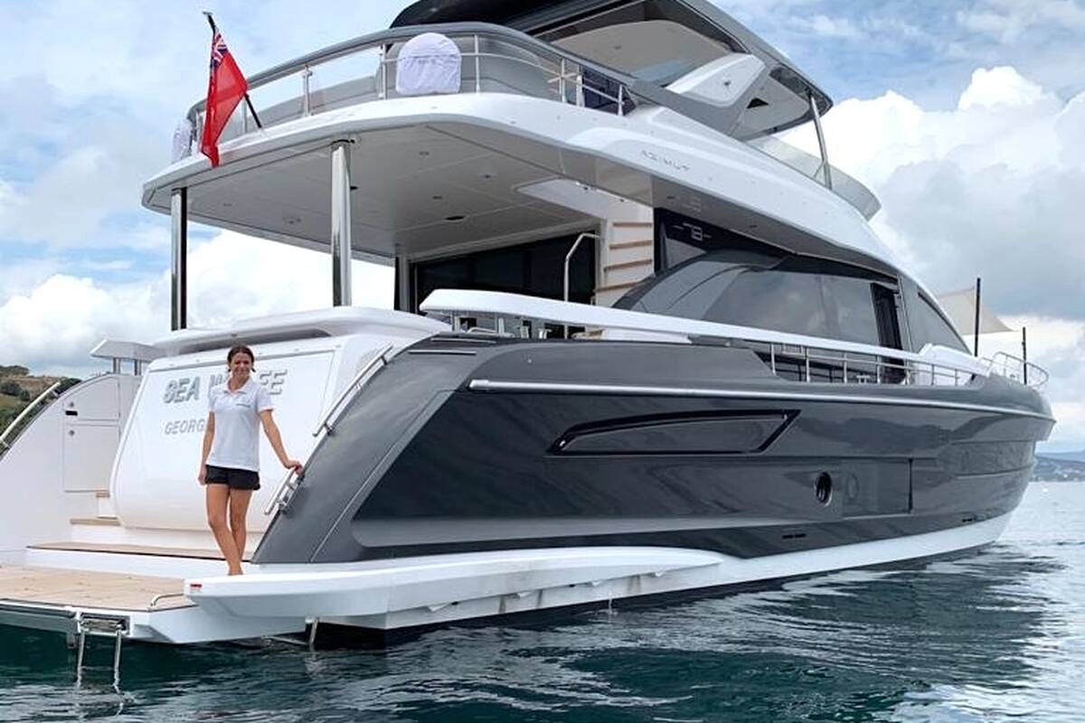 Exterior Azimut 78 Flybridge