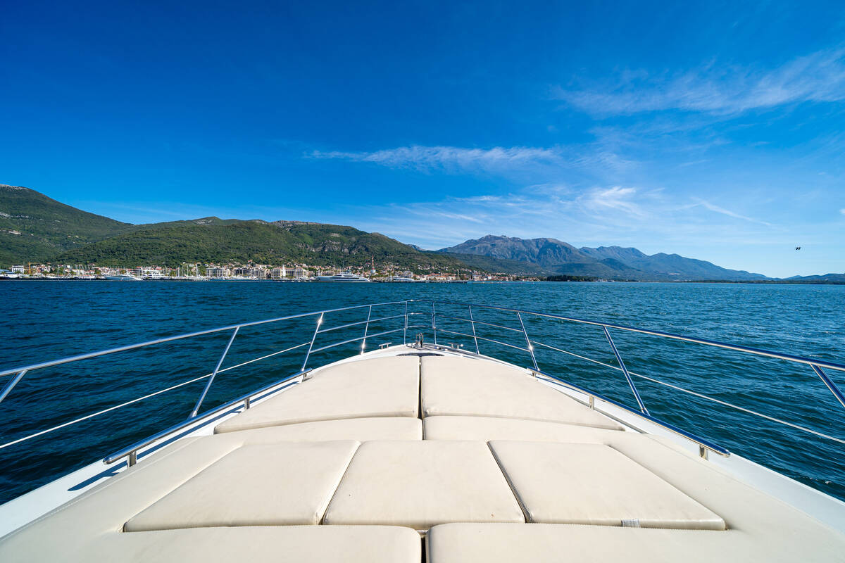 Bow deck