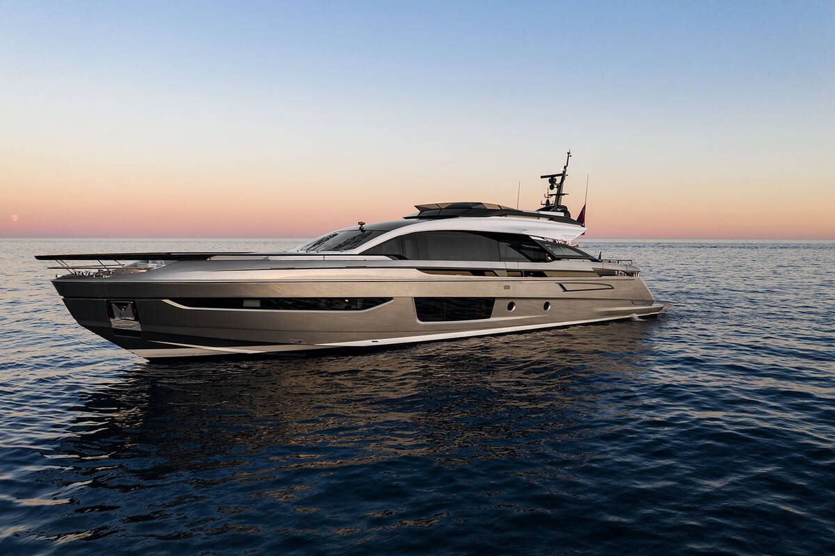 Exterior Azimut Grande S10