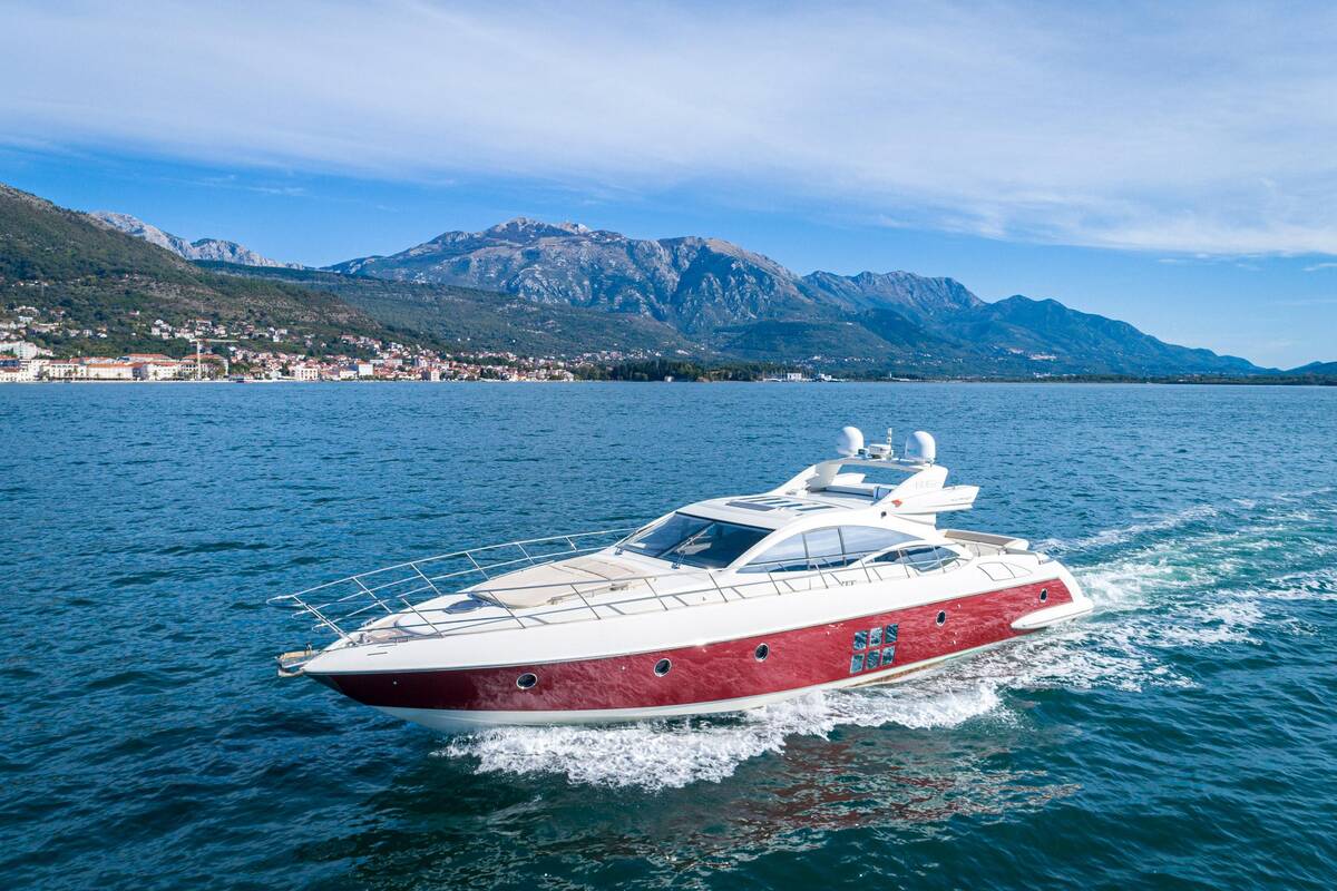 Exterior Azimut 68s