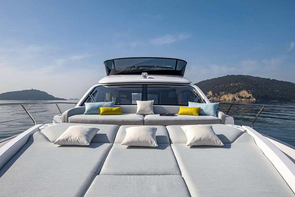 Sunbathing cushions on bow 