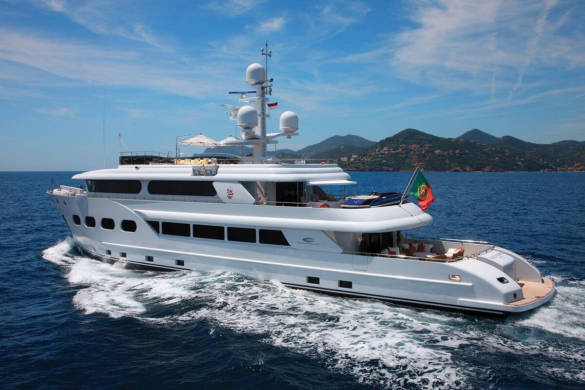 Exterior Eurocraft 44M Explorer<br/>M/Y BARON TRENCK 2011 