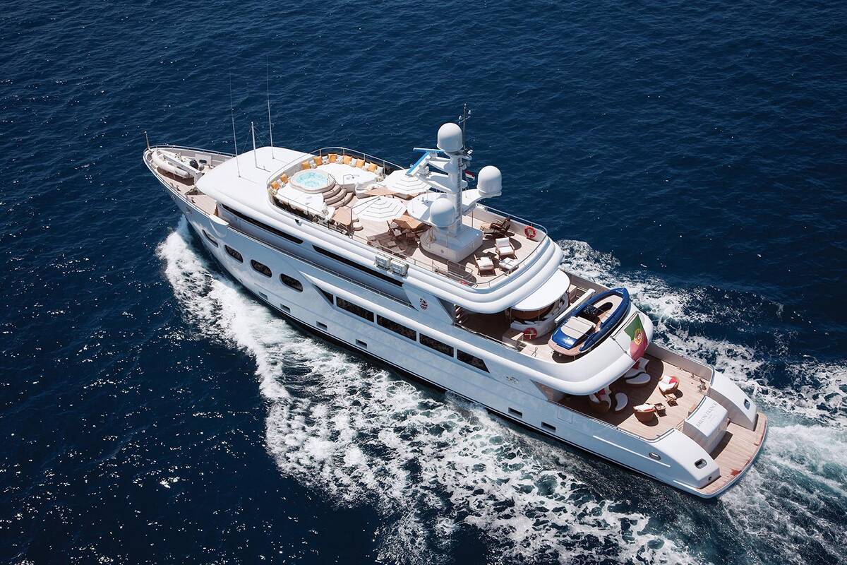 Exterior Eurocraft 44M Explorer<br/>M/Y BARON TRENCK 2011 