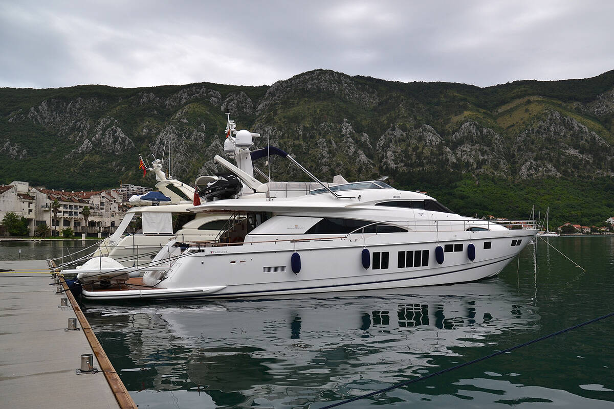 Exterior Fairline Squadron 78 (2011)