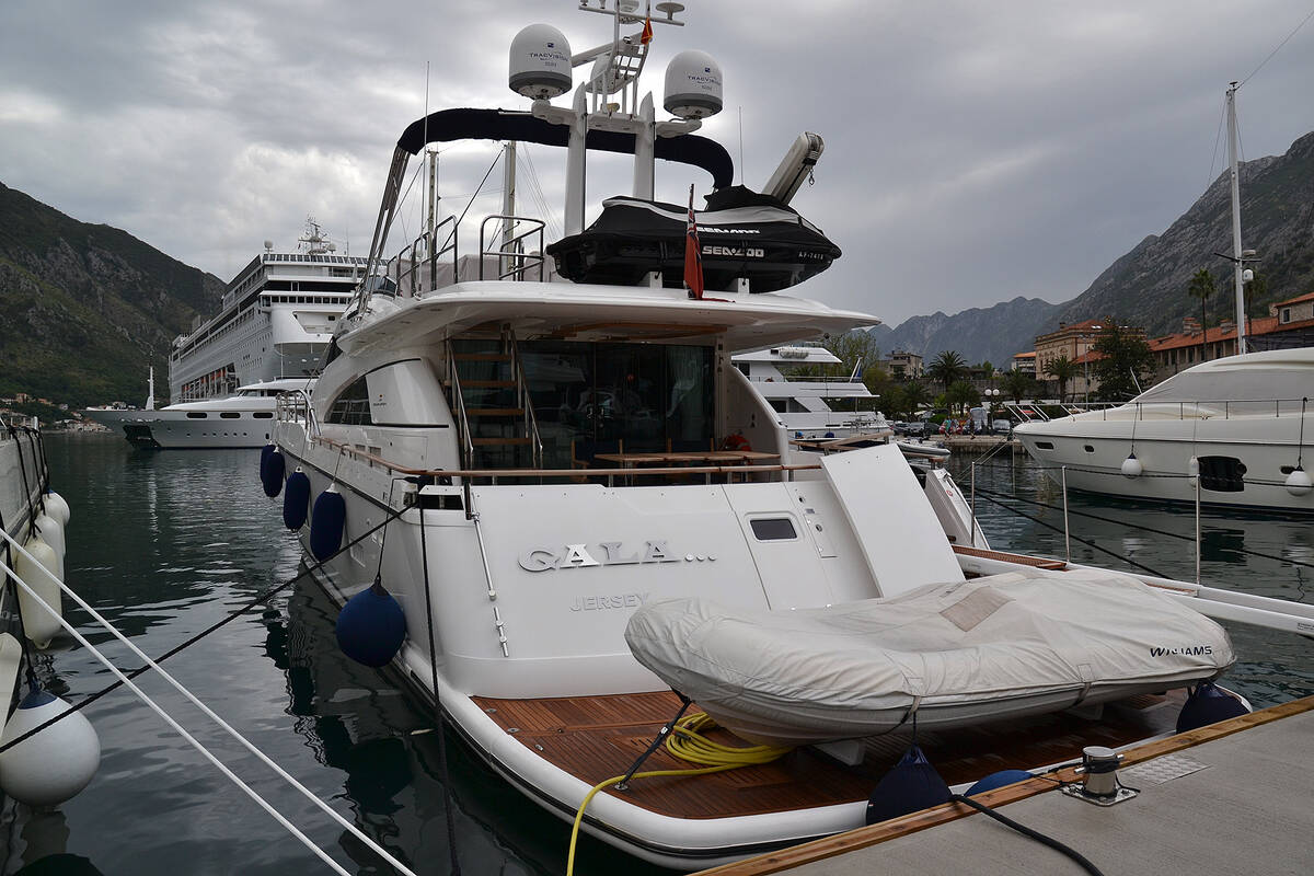 Exterior Fairline Squadron 78 (2011)