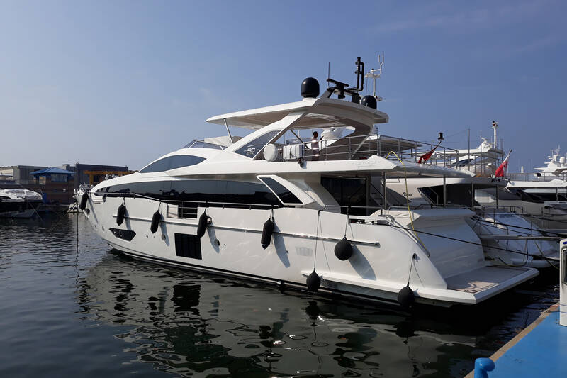 Exterior Azimut Grande 30 METRI <br/> M/Y SUN&SEA 2018 
