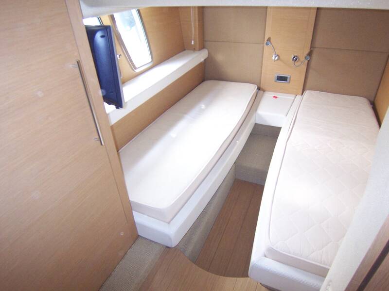 Guest cabin