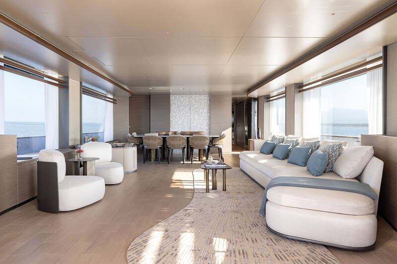 Main deck salon