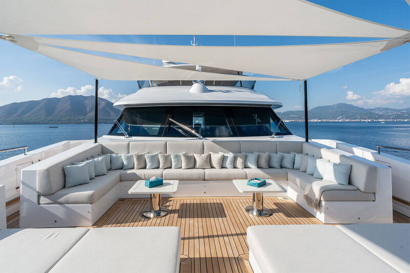 Lounge area on the bow
