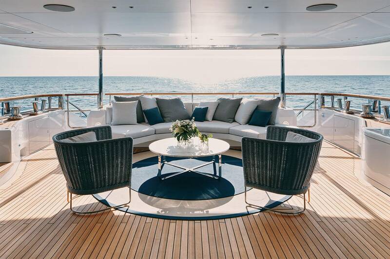 Cockpit on main deck