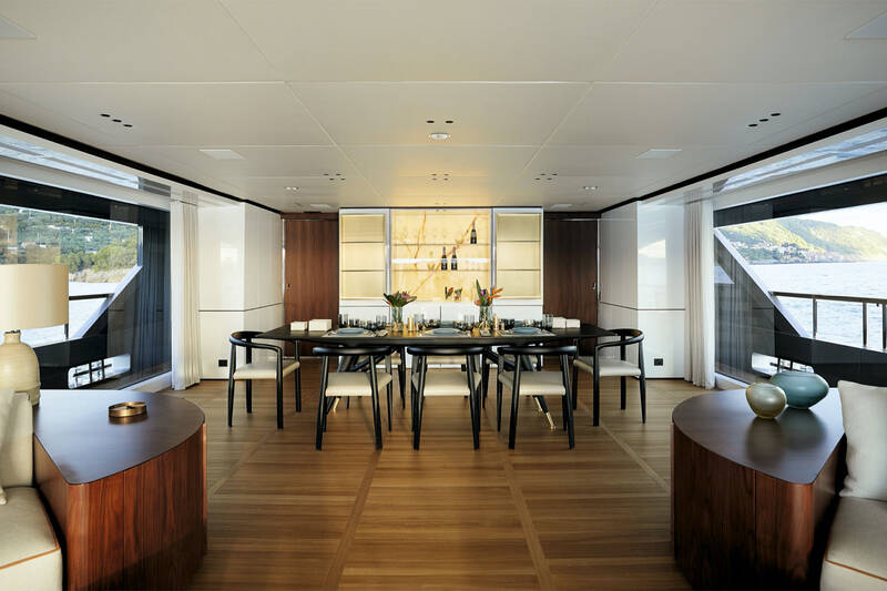 Dinette in main deck salon