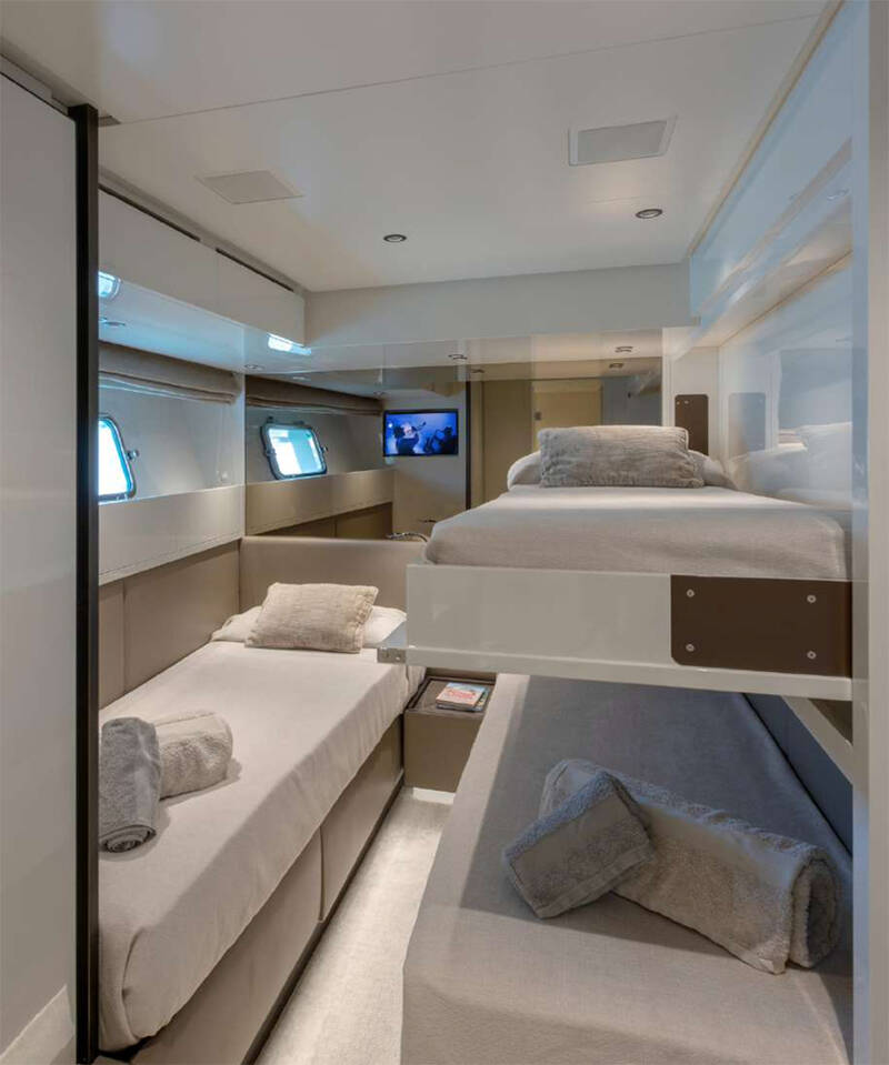 Guest cabin