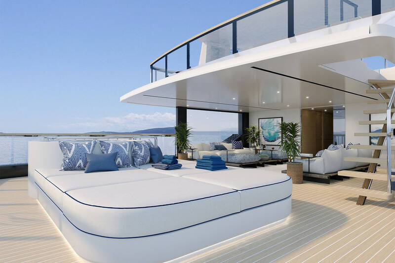 Sunbathing area on aft bridge deck