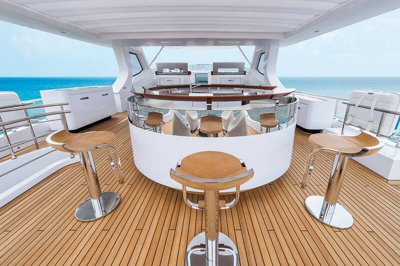 Bar on flybridge