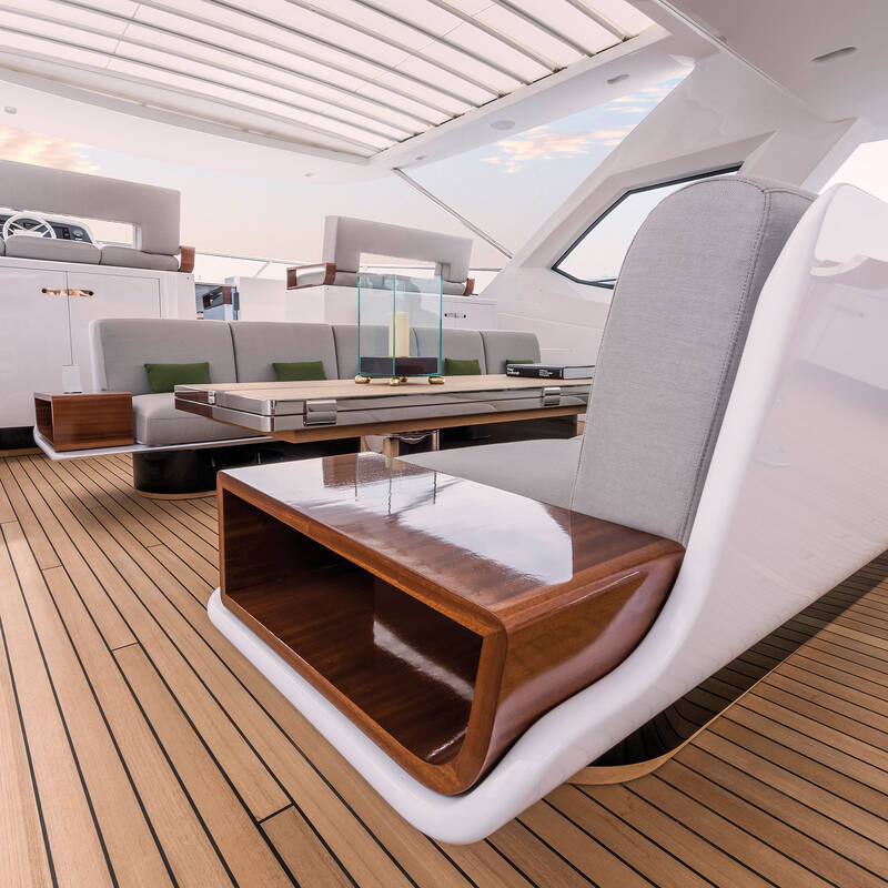 Dining area on flybridge