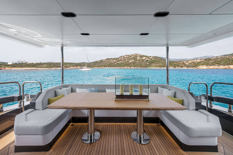 Dining area in cockpit