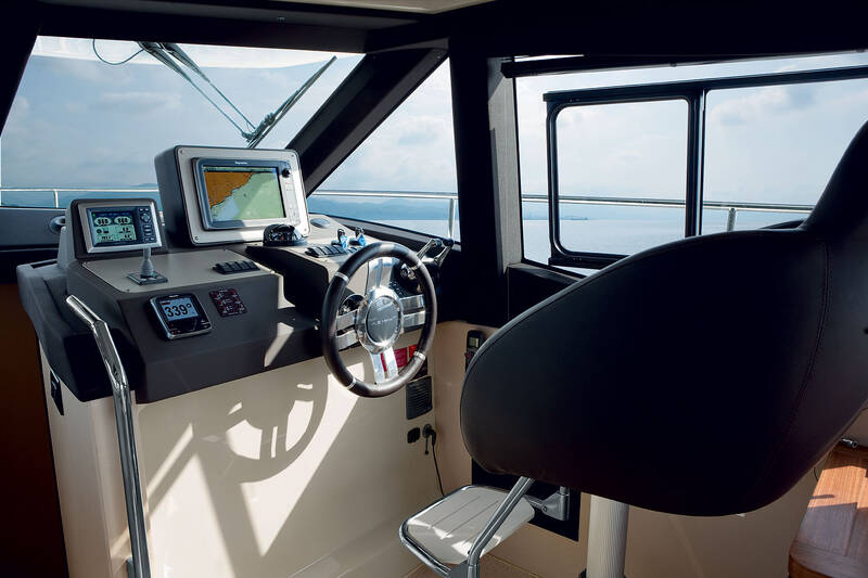 Main helm Station