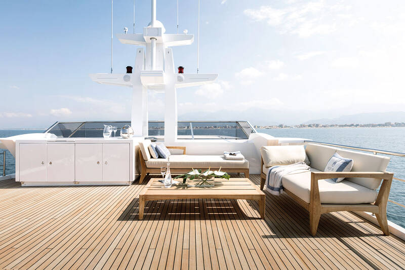 Lounge area on flybridge
