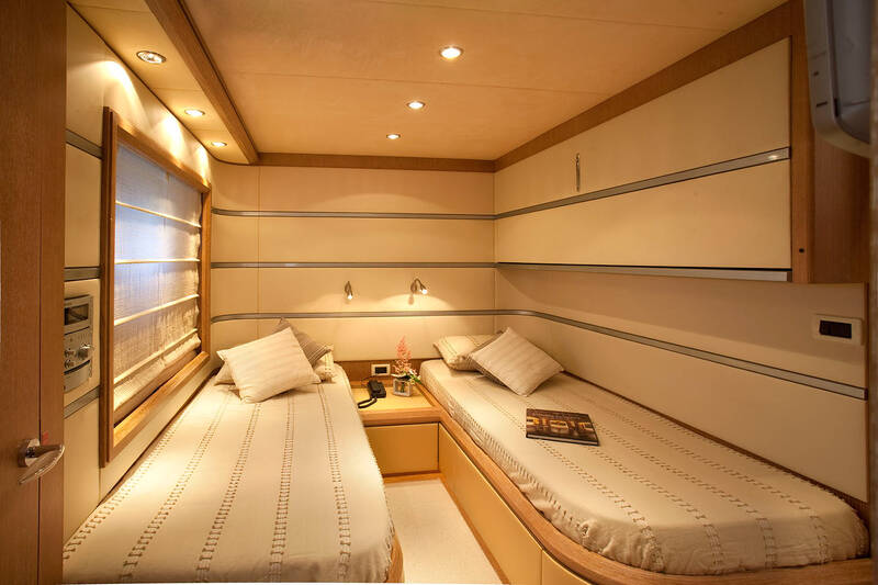 Guest cabin
