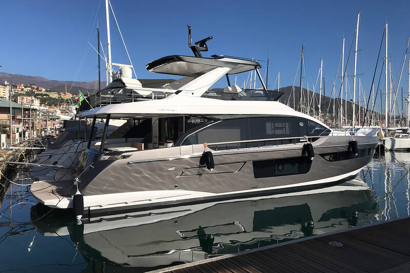 Exterior Azimut 68 Fly M/Y Sunstroke 2022