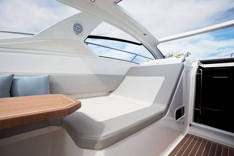 Sofa on port side in cockpit