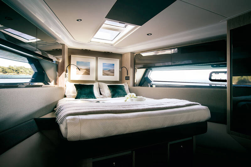 Master Cabin (bow)