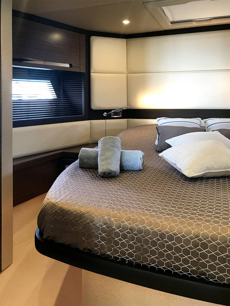 Bow VIP cabin