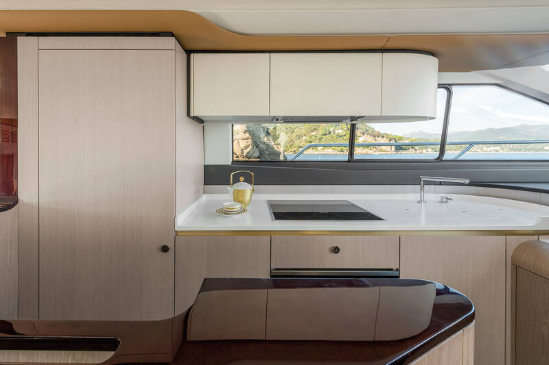 Galley on maindeck