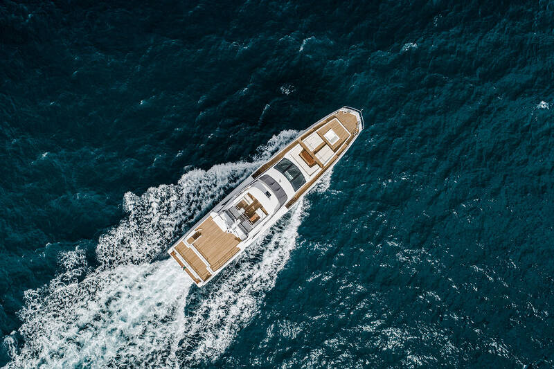 Exterior Azimut Grande 35 METRI