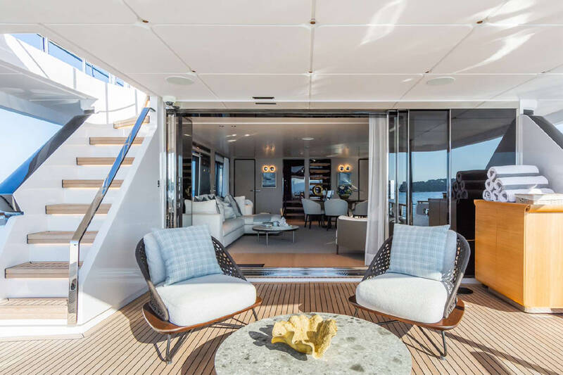 Cockpit on main deck