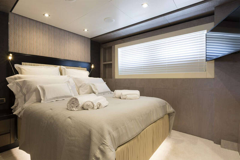 Guest cabin on port side
