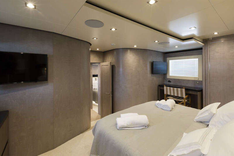 Bow VIP cabin