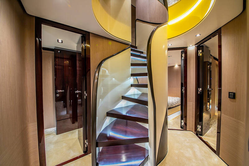 Steps to lower deck