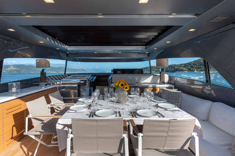 Dining area on flybridge