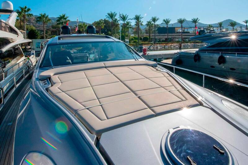 Loungers in the bow