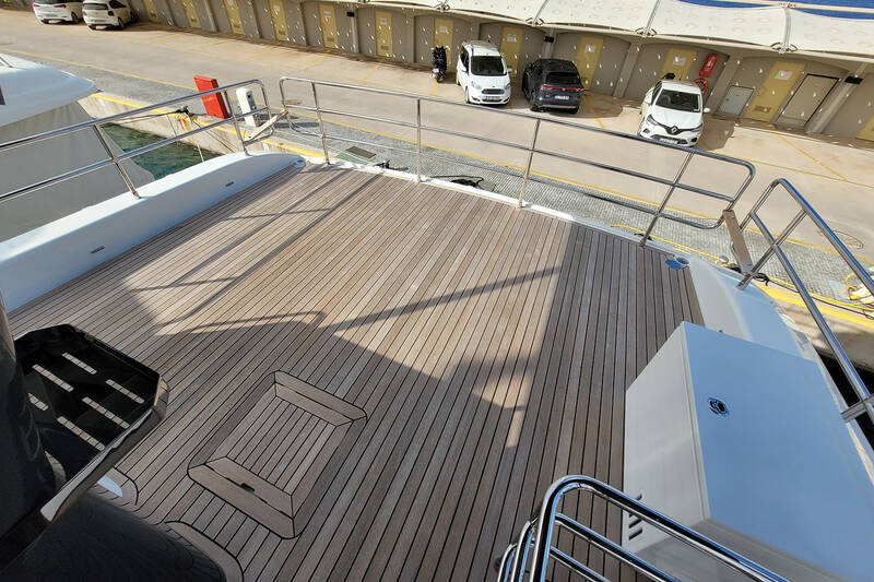 Flybridge 