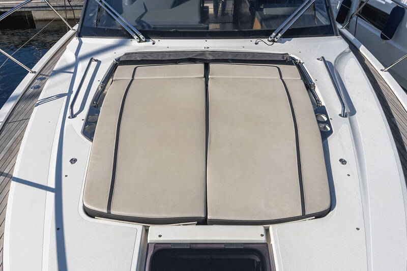 Bow deck