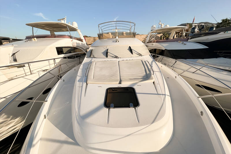 Loungers in the bow