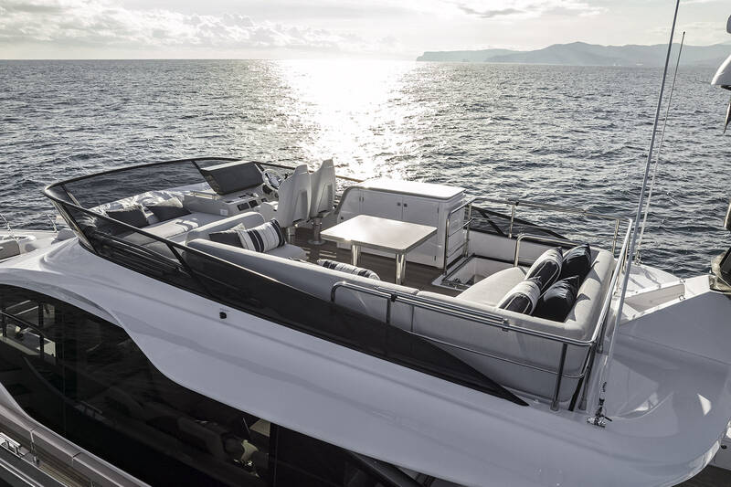 Flybridge 