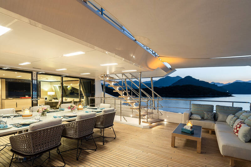 Lounge and dining area on the upper deck